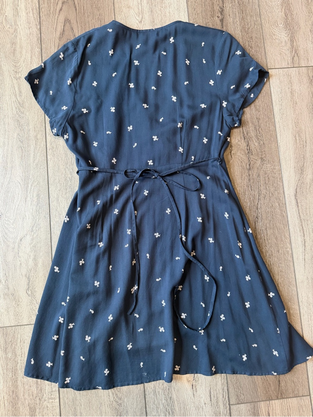 Knot sisters- Classic Preppy Flowy Mini Wrap Dress! Tailgate or Concert Ready! - Picture 7 of 7